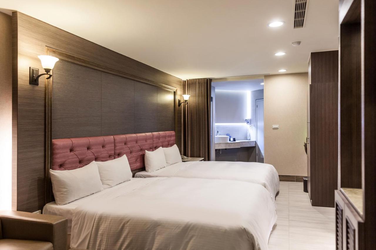 Maple Hotel Second Branch ไถหนาน ภายนอก รูปภาพ
